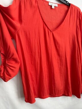 SHE+SKY Flowy Lightweight Red Orange Gathered Balloon Sleeve V-Neckline M Blouse